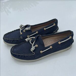 Sperry Blue Loafers with Moccasin Design and Rubber Sole
